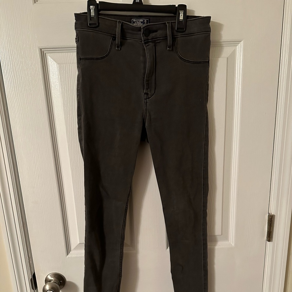 ABERCROMBIE & FITCH SIMONE HIGH RISE JEAN LEGGING SIZE 2